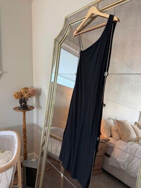 Wilfred One-Shoulder Black Slip Dress